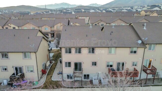 Building Photo - 2004 Churchill Dr