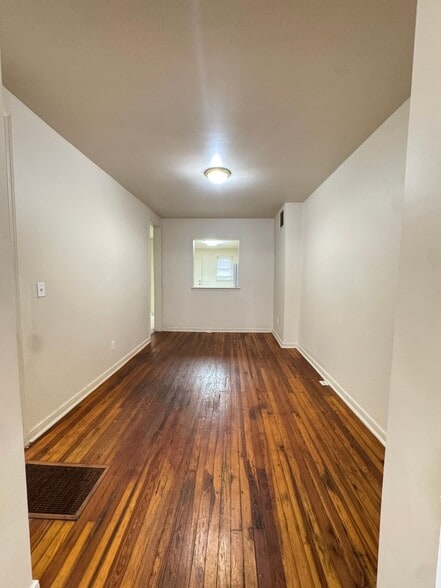Primary Photo - 2025 Penrose Ave