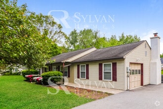 Building Photo - Beautifully updated 3 bedroom rancher!