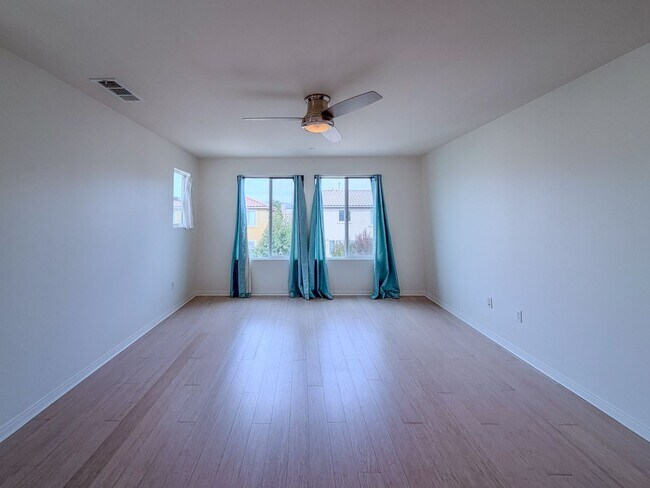 Building Photo - 529 Tiber River Way