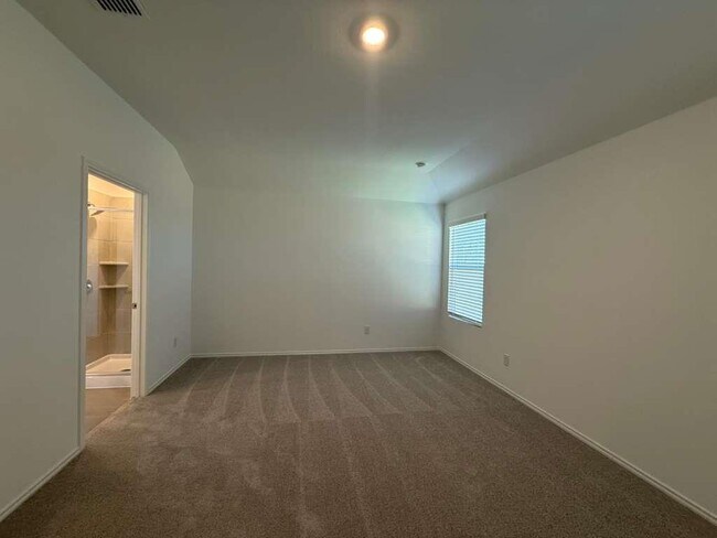 Building Photo - 569 Sormonne Lp