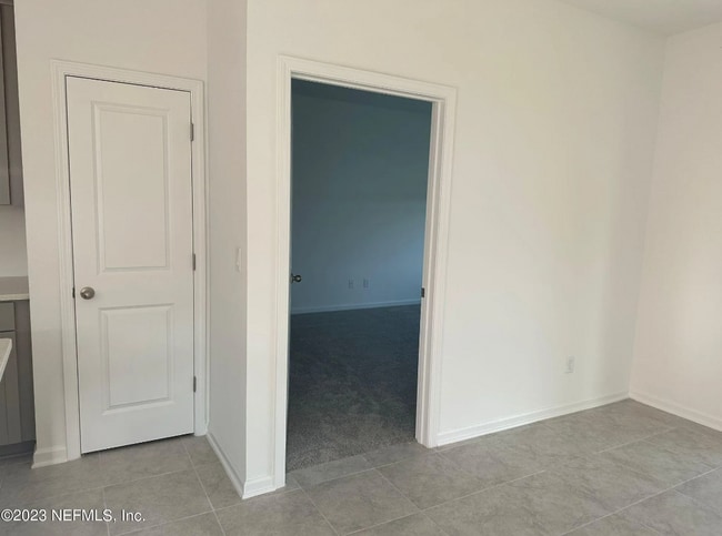 Building Photo - 234 Brandon Lks Dr