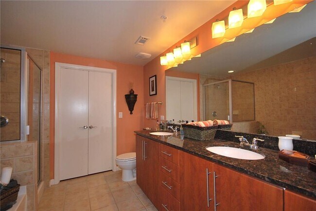 Building Photo - 54 Rainey St