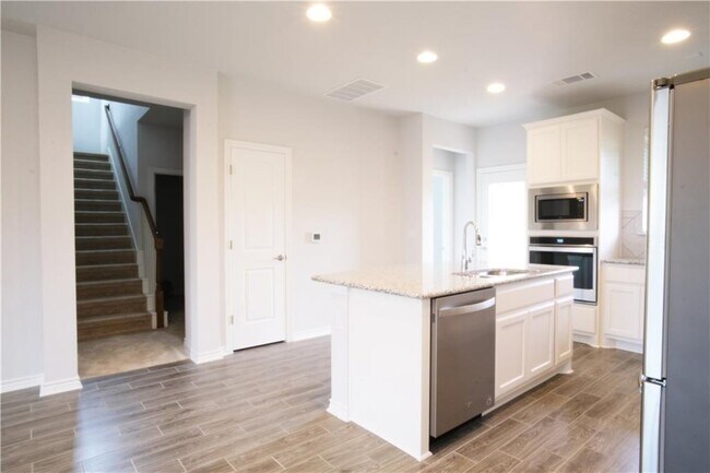 Building Photo - 14110 McCoy Lp