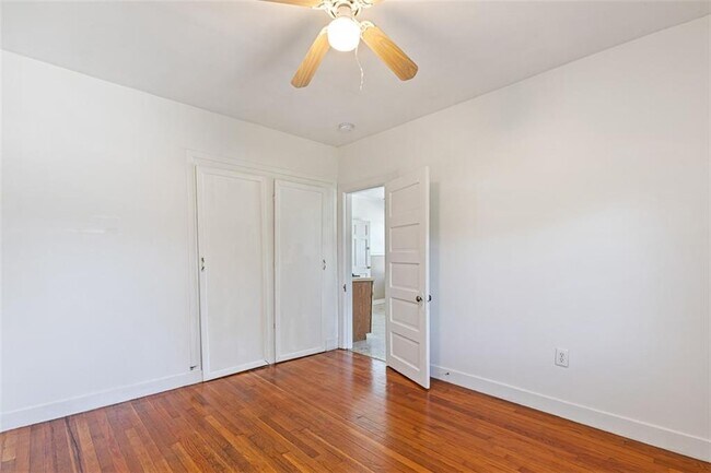 Building Photo - 884 Smithfield Ave