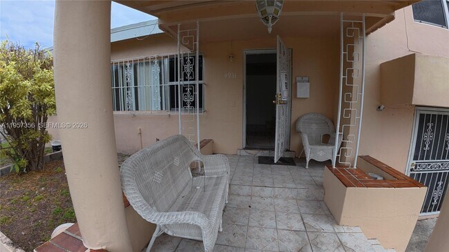 Building Photo - 14931 NE 7th Ct