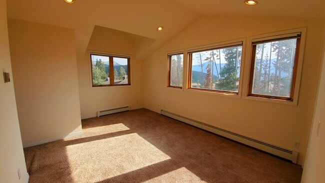 Building Photo - Perfect Townhome in the Boreas Pass Neighborhood