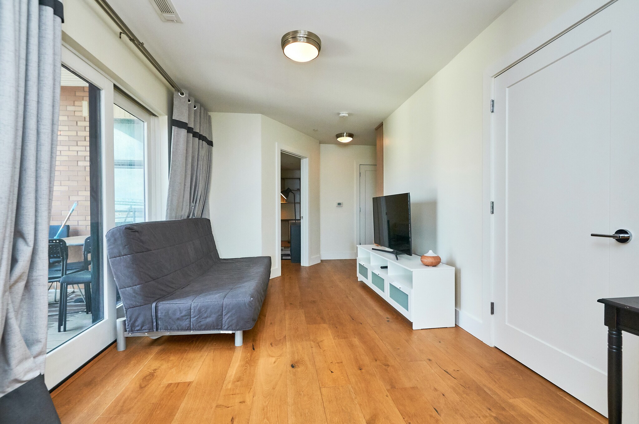 Building Photo - 250 Meridian St