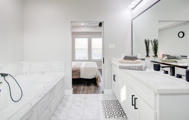 Building Photo - 9305 Tower St