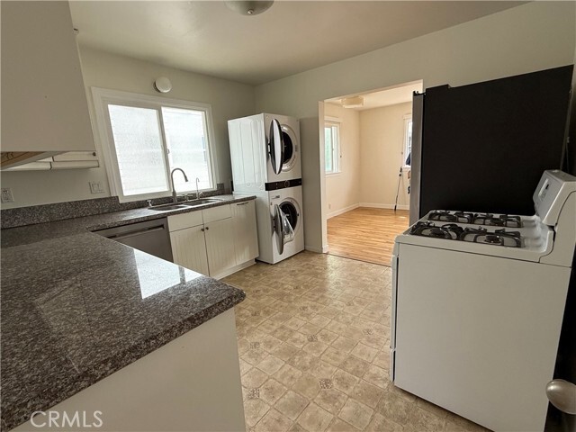 Building Photo - 714 Loma Dr