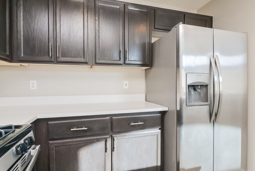 Building Photo - 7243 Twin Maples Ct