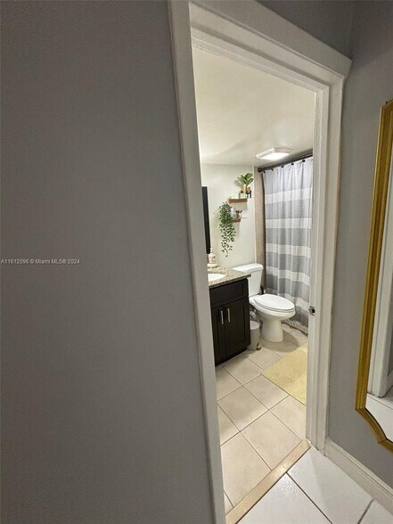 Building Photo - 7208 Fairway Dr