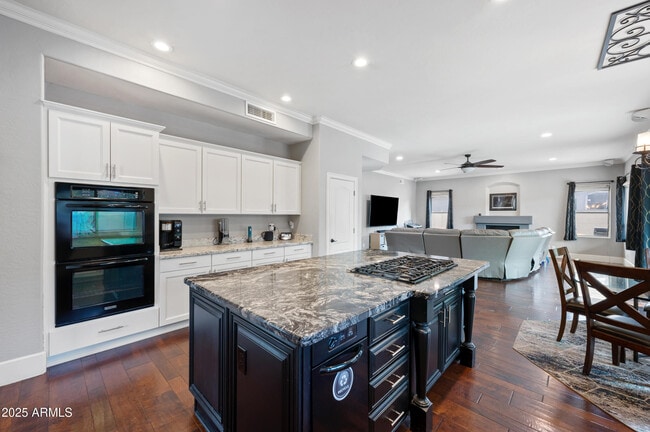 Building Photo - 630 S Boulder Ct