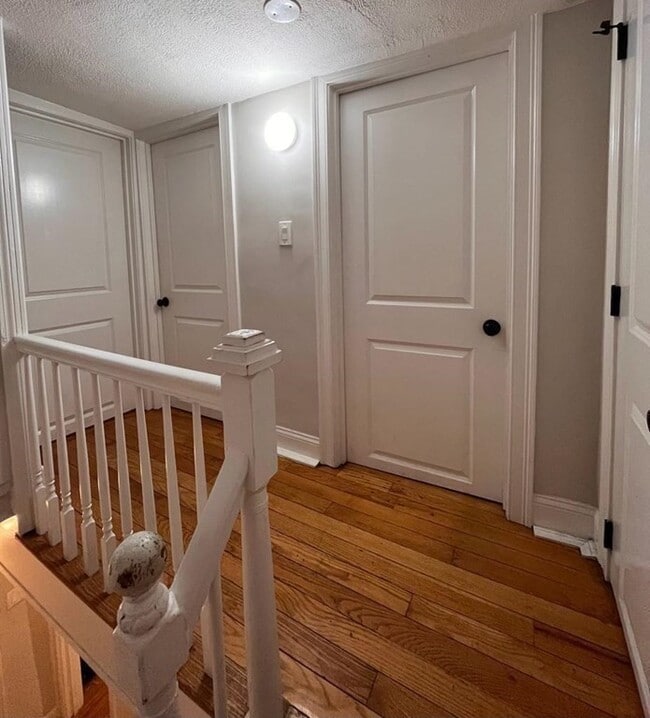 Building Photo - 3 Saint James Pl