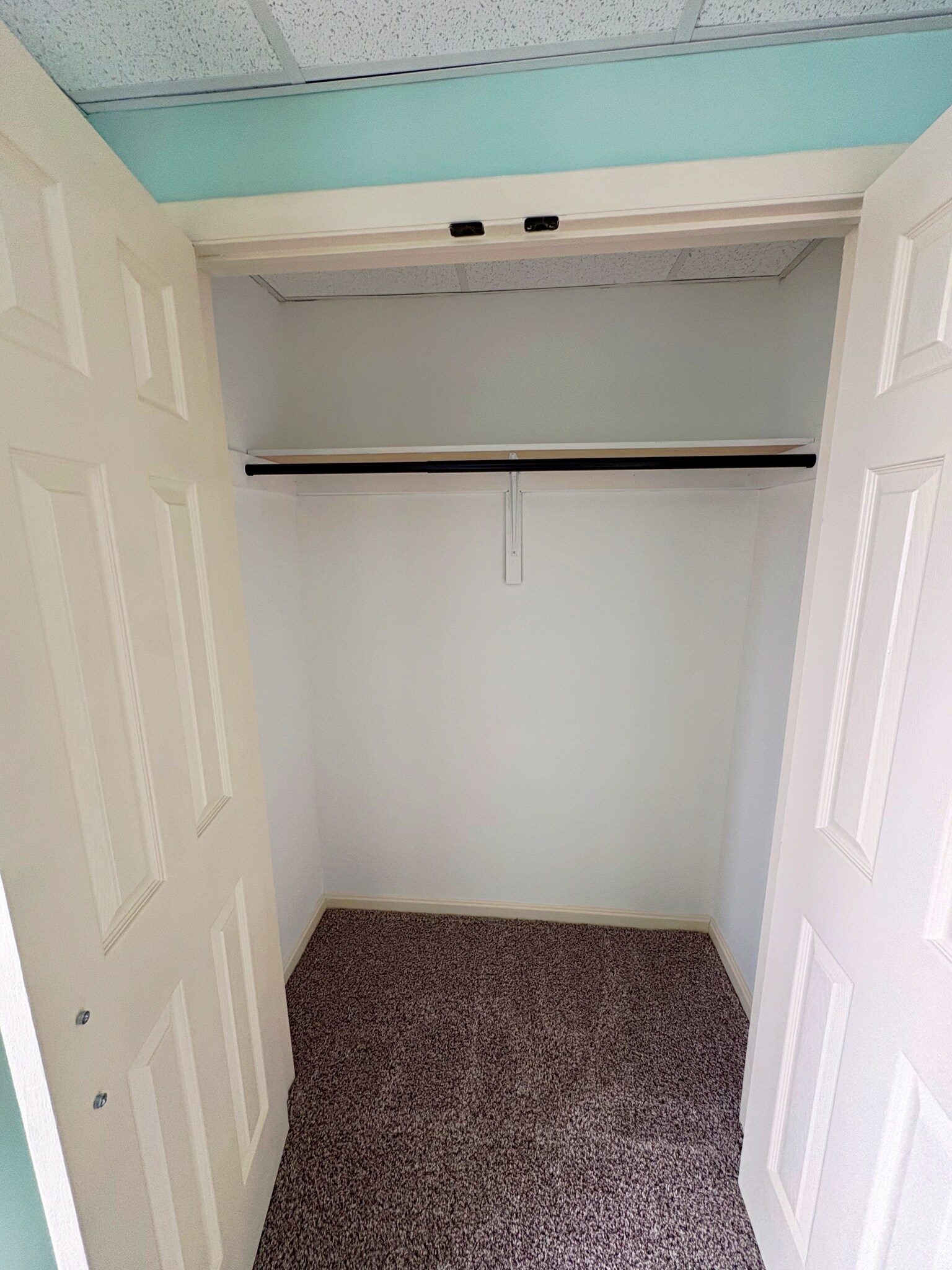 Building Photo - 18 W Second St