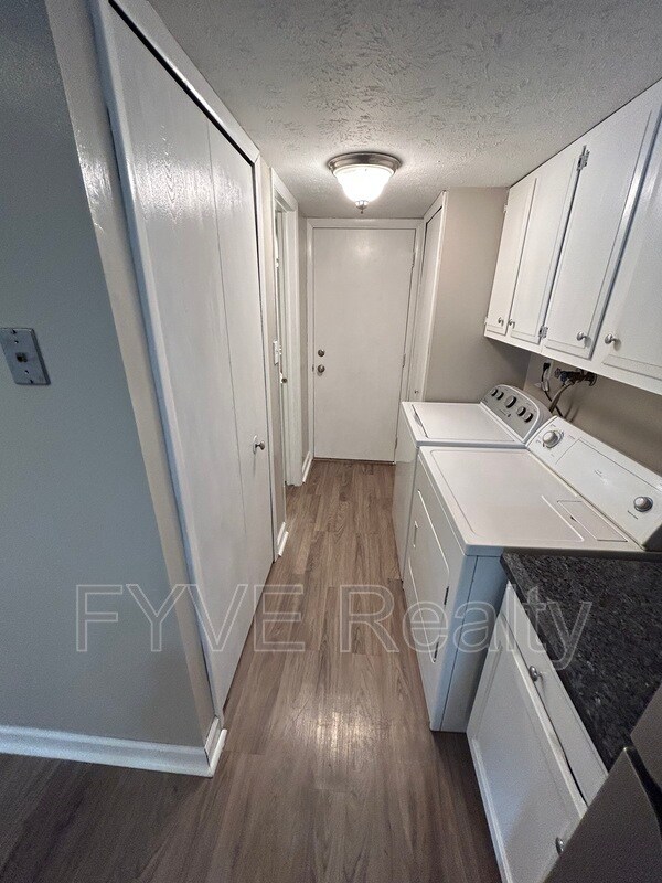 Building Photo - 5590 Barton Rd