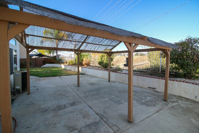 Building Photo - 17716 Streamside Ln