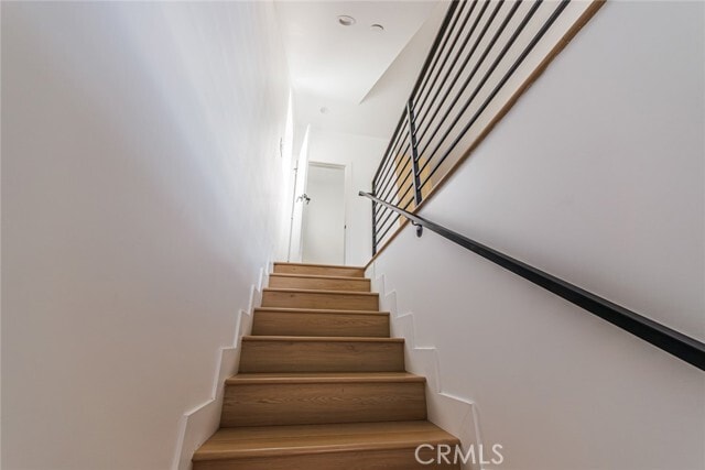 Building Photo - 13461 Beach Ave