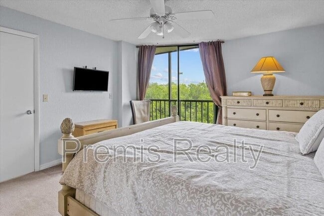Building Photo - 900 Cove Cay Dr