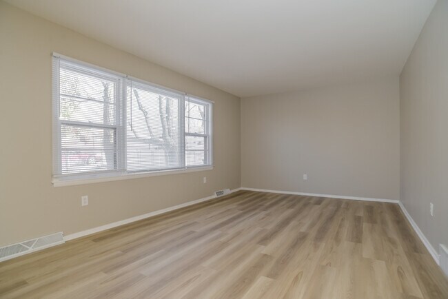 Building Photo - Adorable 3 Bedroom Ranch