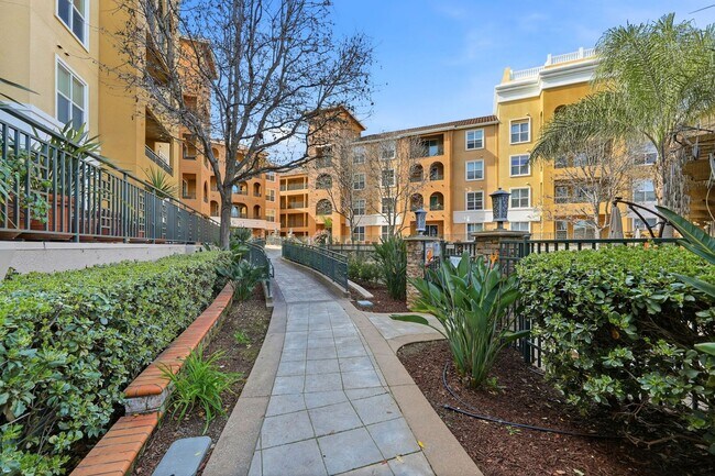 Building Photo - 1445 Fruitdale Ave