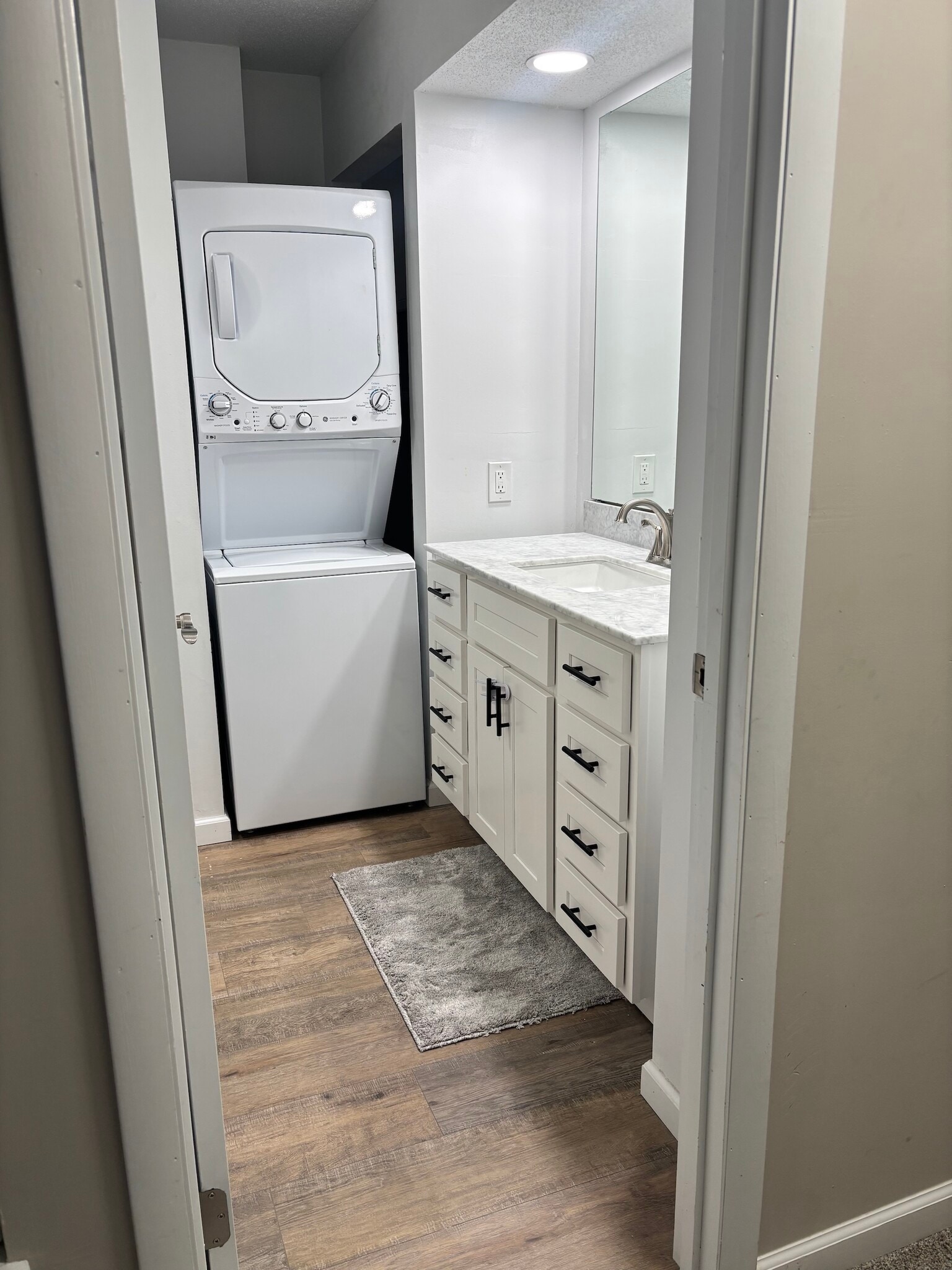 Building Photo - 5581 Baronridge Dr