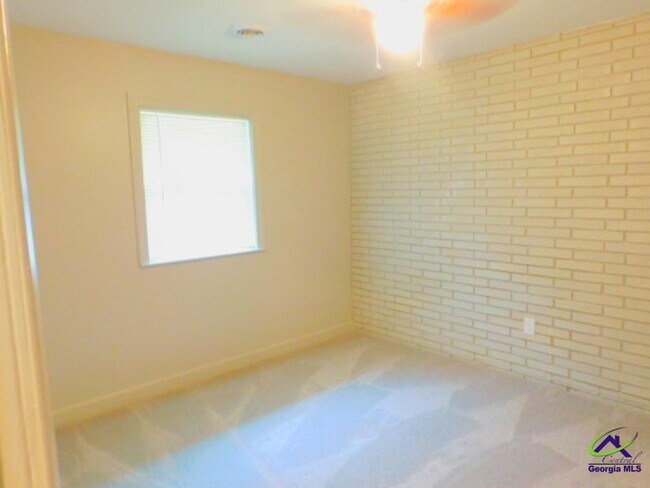 Building Photo - 102 Madison Ave
