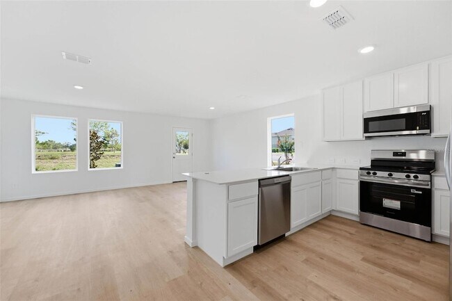 Building Photo - 1557 Plank Pl