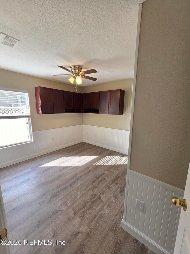 Building Photo - 440 S Aberdeenshire Dr