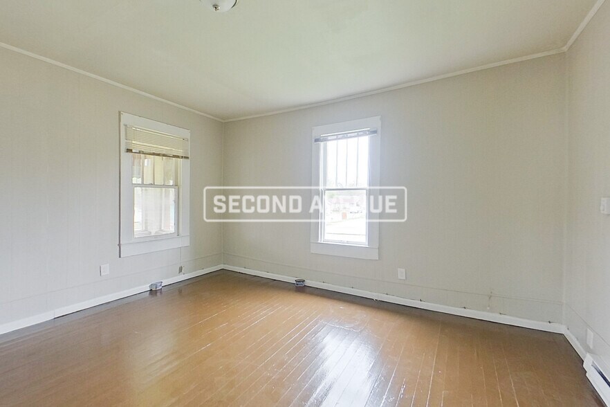 Building Photo - 3401 Hickory Ave SW