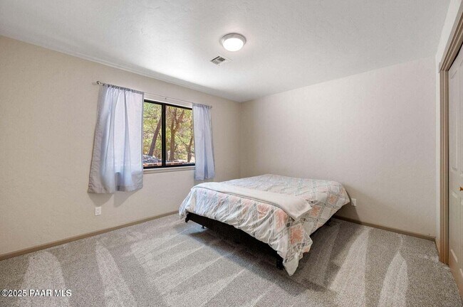 Building Photo - 1480 Cougar Trail