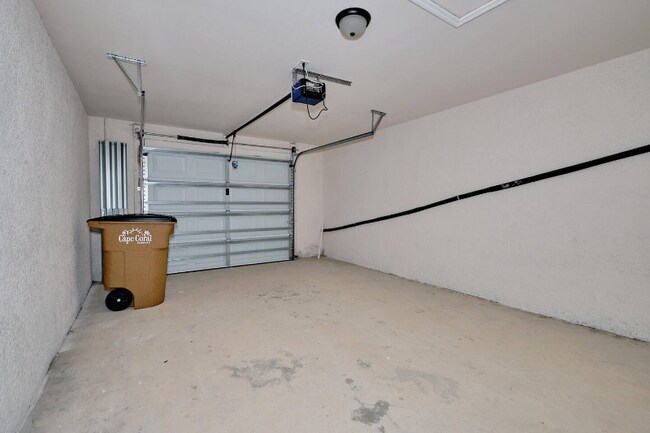 Building Photo - 1303 SE 8th Pl
