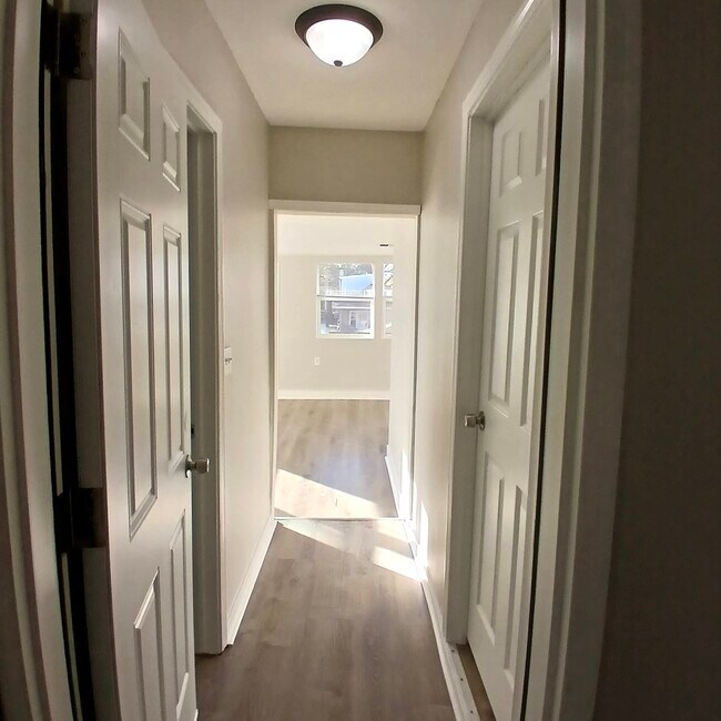 Building Photo - 2108 N Keeler Ave