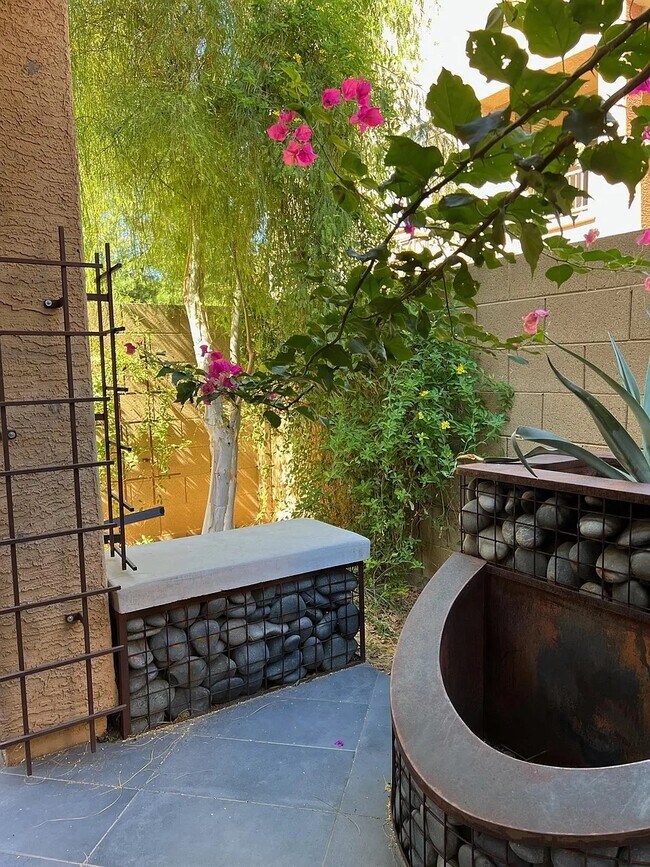 Backyard - 2402 E 5th St