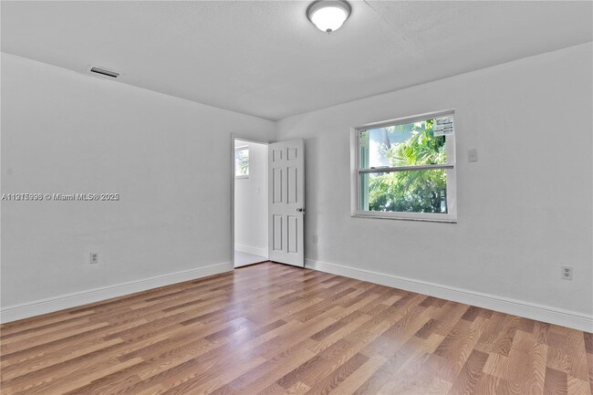 Building Photo - 11239 SW 5th Terrace