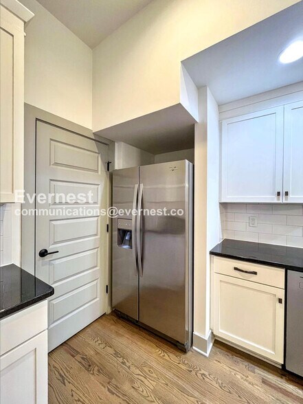 Building Photo - 915B Caruthers Ave