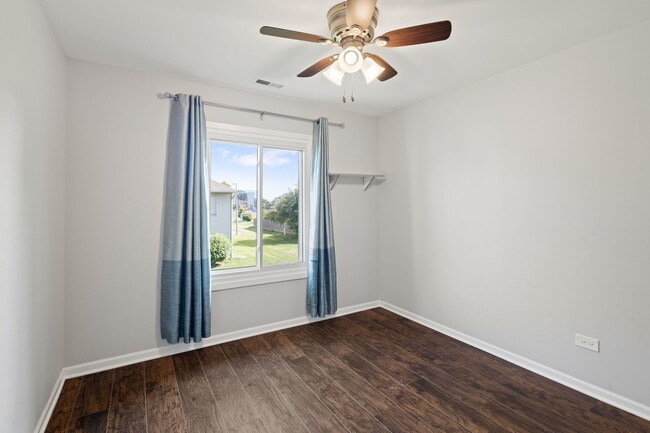 Building Photo - 7030 Park Ln Ct