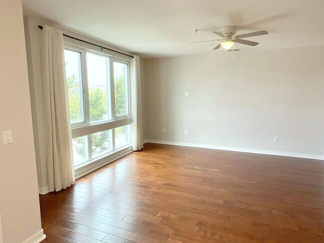 Building Photo - Great Corner Condo ! Lots Of Light ! Elan at Dublin Station. Bright Two Bedroom Two Bath Unit! Ne...