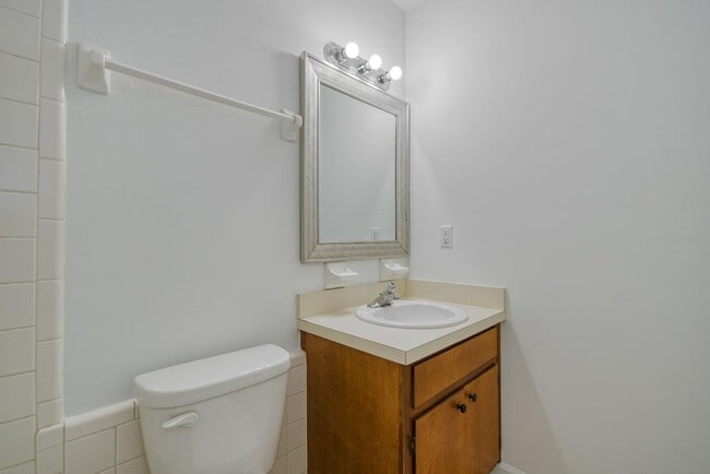 Building Photo - 2039 Hanover Ct