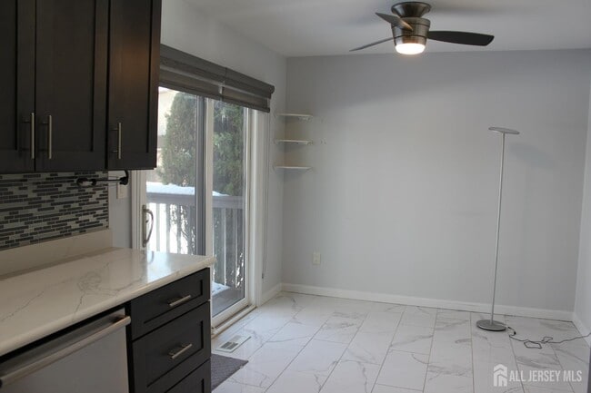 Building Photo - 83 Pheasant Run