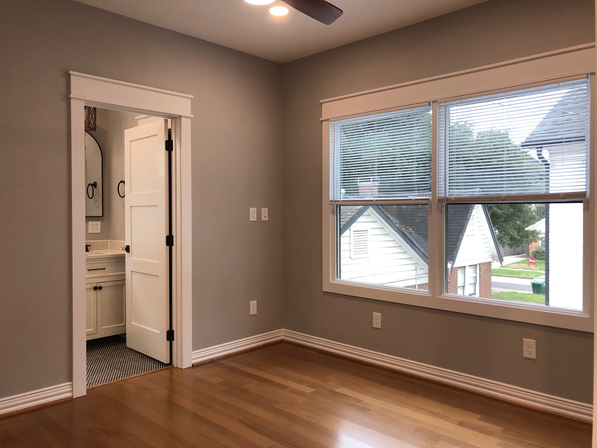 front bedroom with private bath access - 1928 Harold St