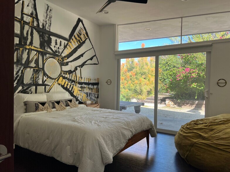 Building Photo - 5177 Carlingford Ave