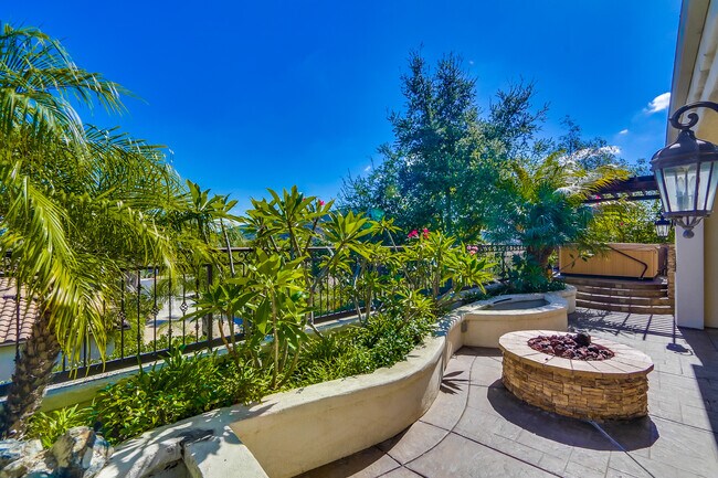 Building Photo - Beautiful 4 bedroom, 4.5 bathroom Home in the Varadero Community