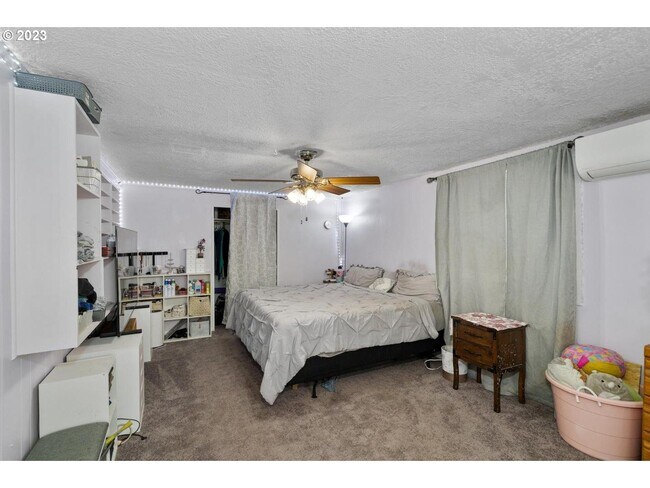 Building Photo - 3Bd/1Ba Mid Century Home In Canby~ A/C, 2 Additional Storage, and Spacious Yard!!!