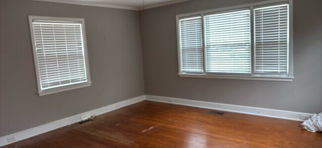 Building Photo - Nice 4 bedroom/5.5 bath home on N. Ocean Boulevard