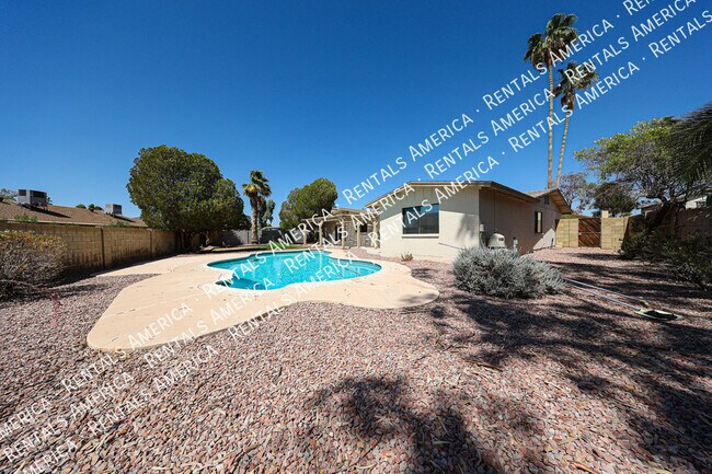 Building Photo - 2636 S Reyes