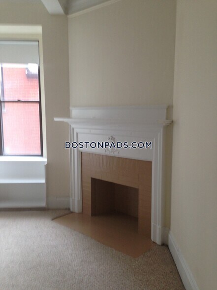 Building Photo - 62 Boylston St