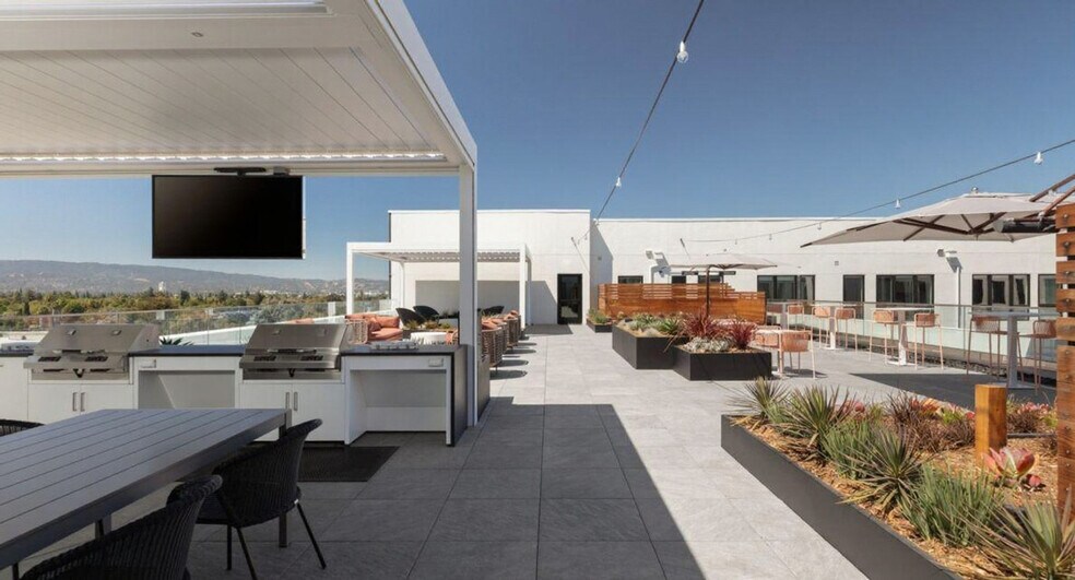 Building Photo - 110 Constitution Dr