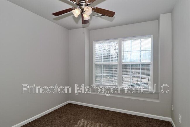 Building Photo - 153 Marakery Rd