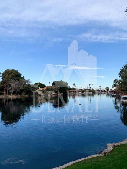 Building Photo - 1529 E Edgewater Dr